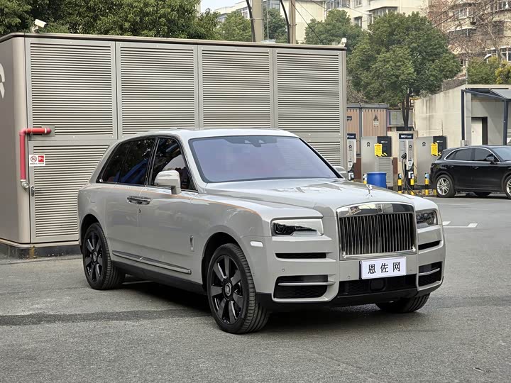 Фото 3 - Rolls-Royce Cullinan