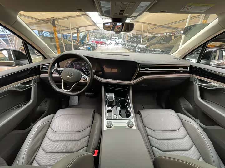 Фото 6 - Volkswagen Touareg