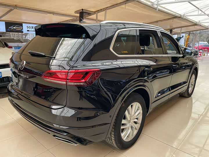 Фото 9 - Volkswagen Touareg