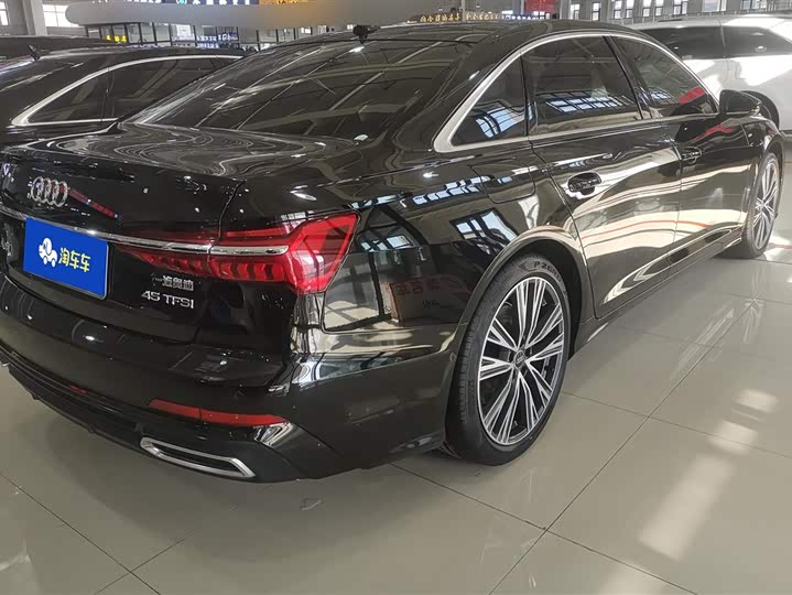 Фото 3 - Audi A6L