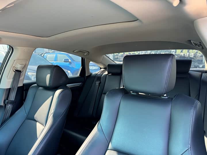 Фото 4 - Honda Accord