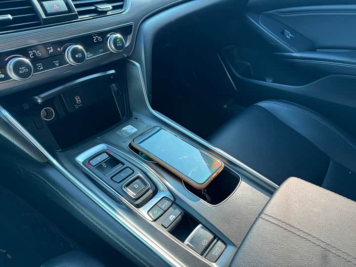 Фото 6 - Honda Accord