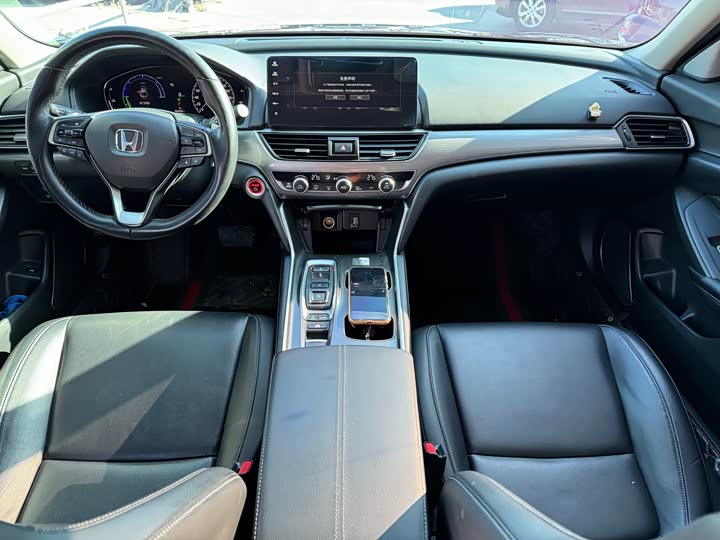 Фото 9 - Honda Accord