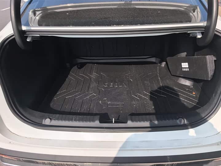 Фото 4 - Geely Galaxy L6