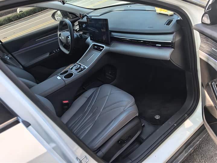 Фото 8 - Geely Galaxy L6