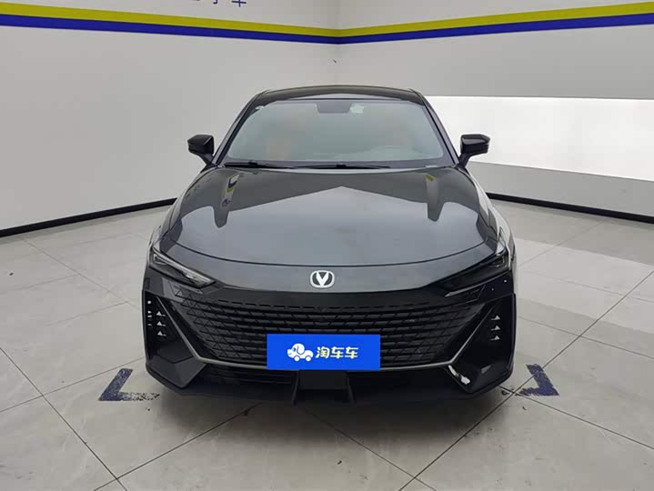 Фото 2 - Changan UNI-V