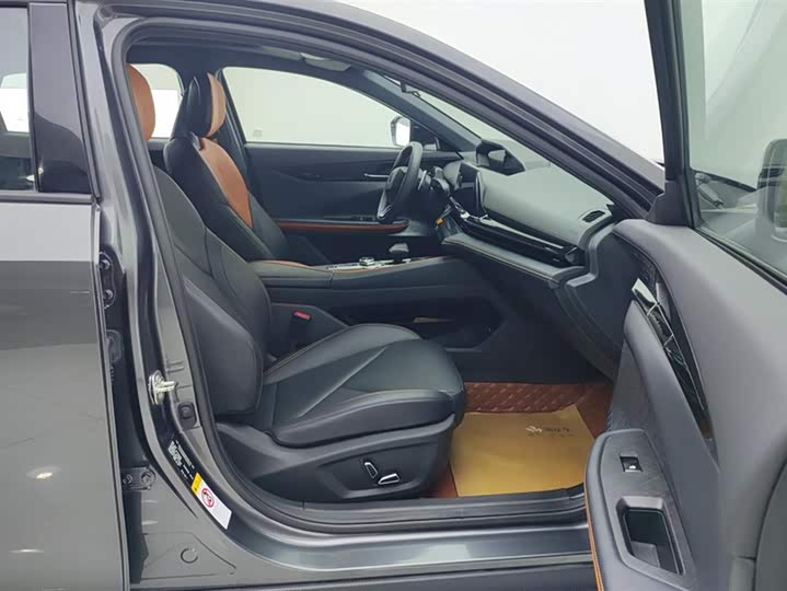 Фото 8 - Changan UNI-V