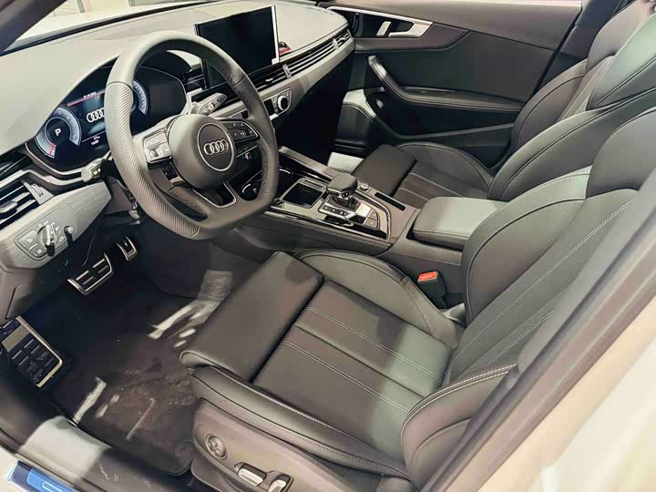 Фото 6 - Audi A4L