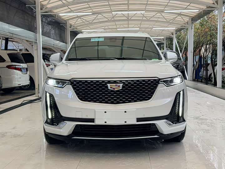 Фото 2 - Cadillac XT6