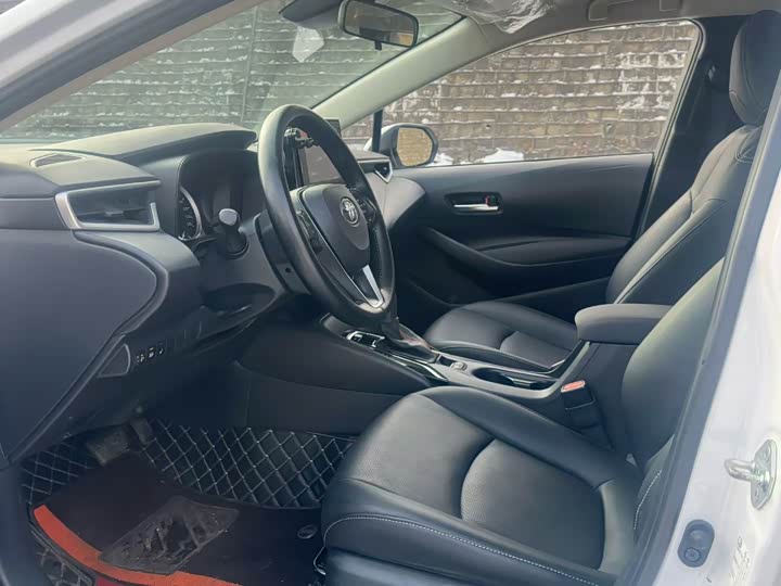 Фото 5 - Toyota Corolla