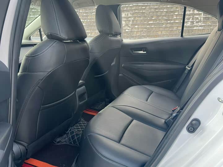 Фото 6 - Toyota Corolla