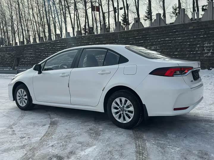 Фото 7 - Toyota Corolla