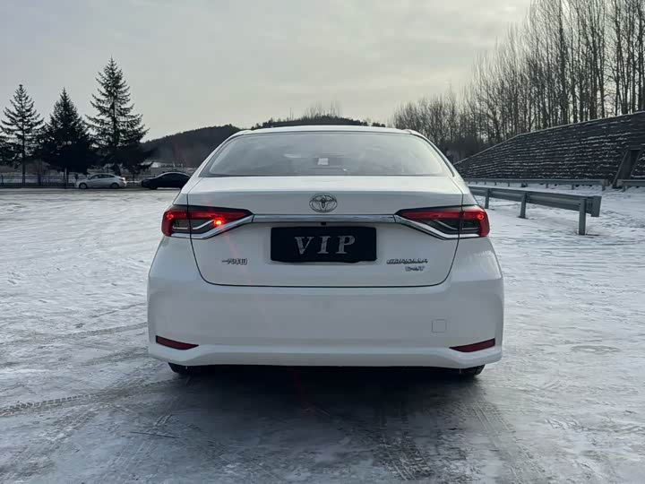 Фото 8 - Toyota Corolla