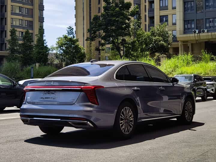 Фото 7 - Hongqi H5