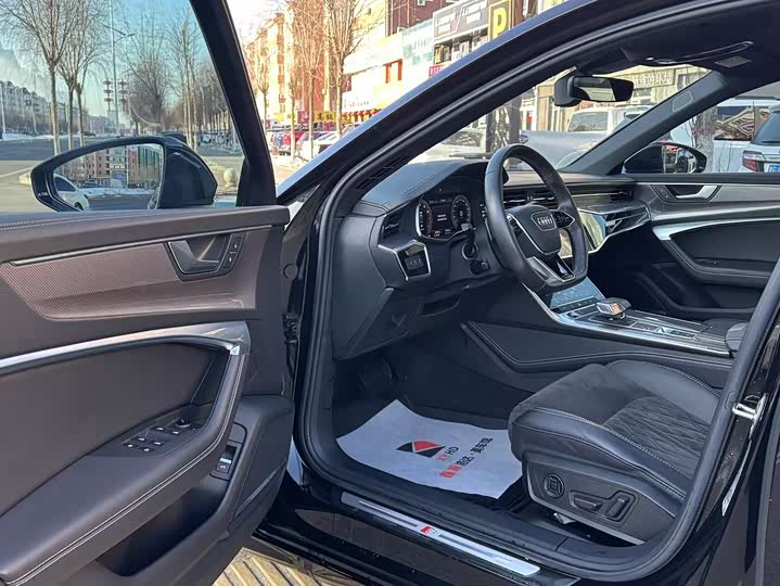 Фото 7 - Audi A6L