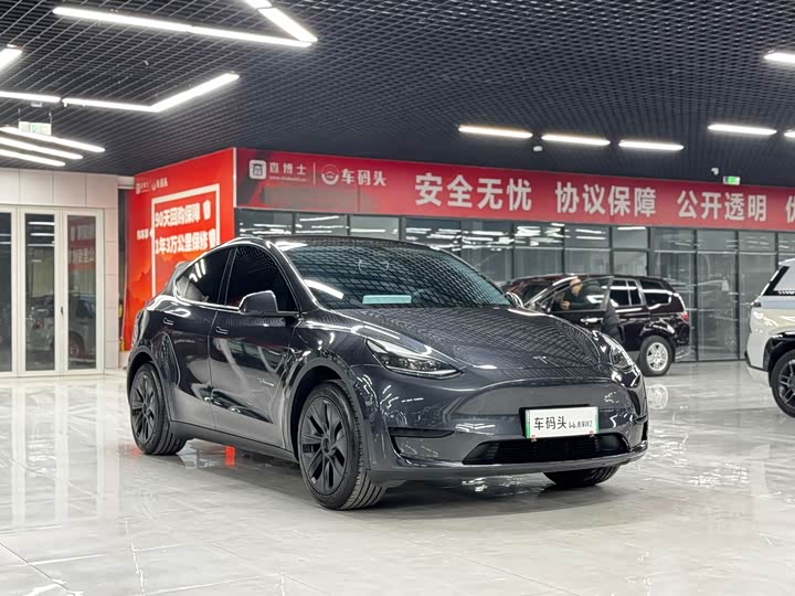 Фото 4 - Tesla Model Y