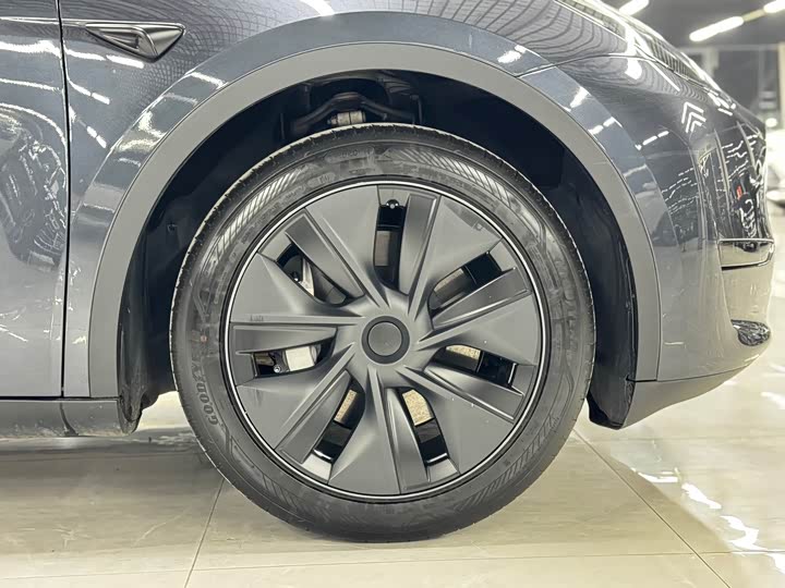 Фото 6 - Tesla Model Y