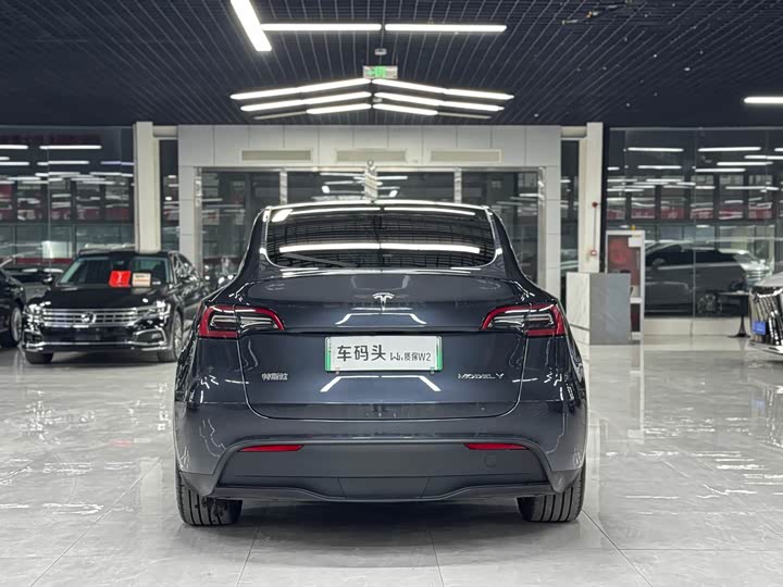 Фото 8 - Tesla Model Y