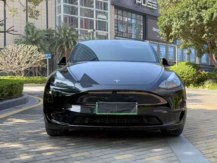 Фото 2 - Tesla Model Y