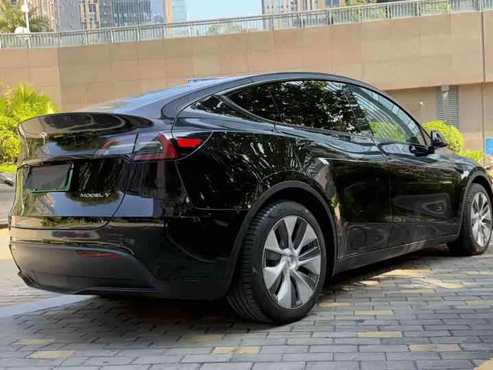 Фото 5 - Tesla Model Y