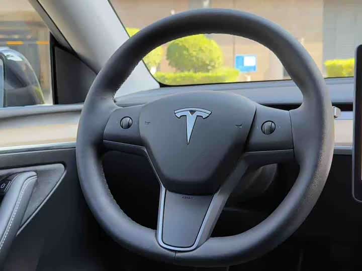 Фото 9 - Tesla Model Y