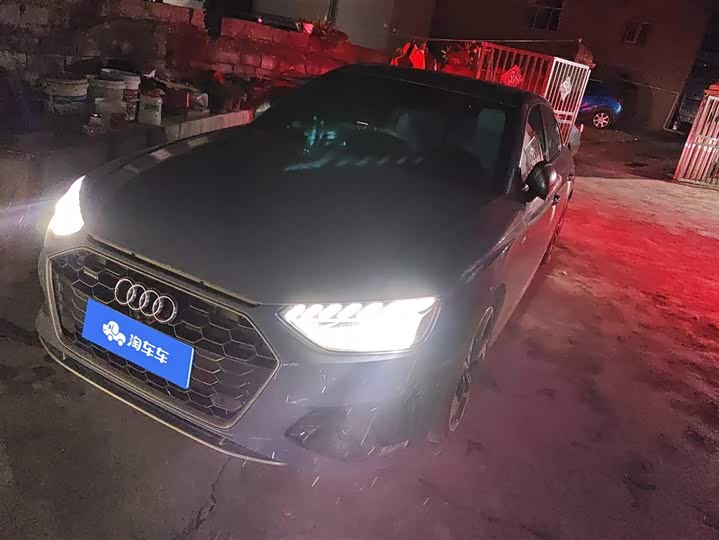 Фото 1 - Audi A4L