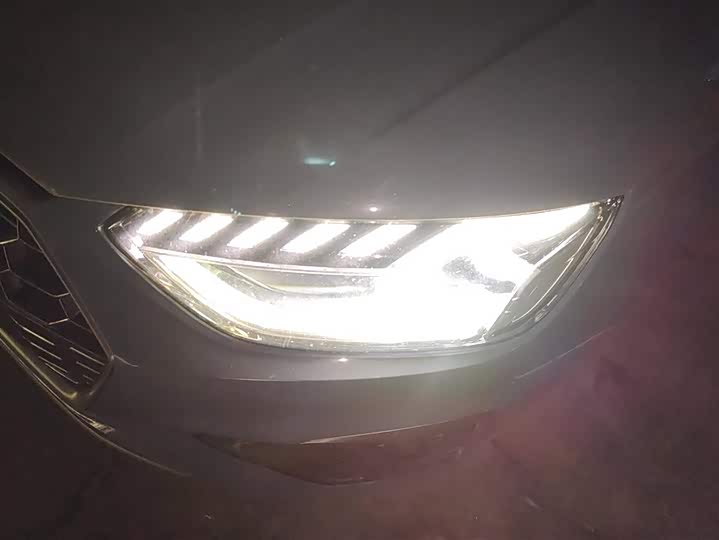 Фото 5 - Audi A4L