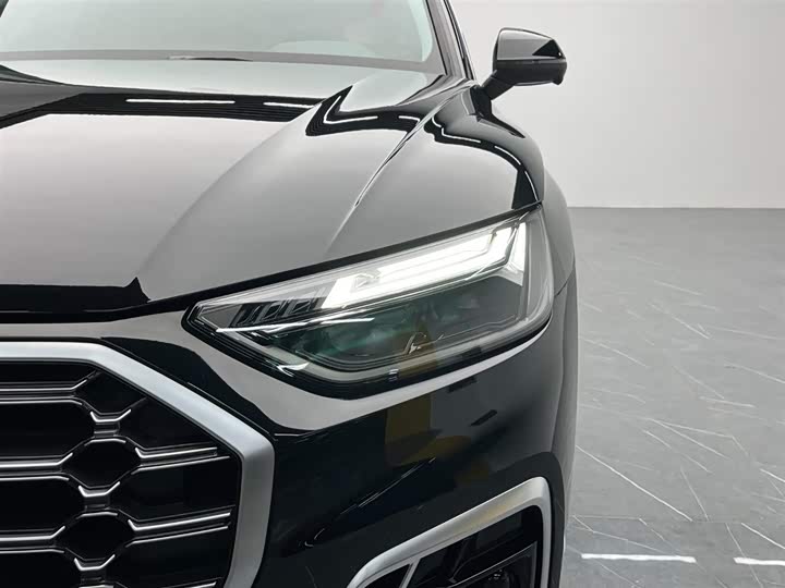 Фото 9 - Audi Q5L