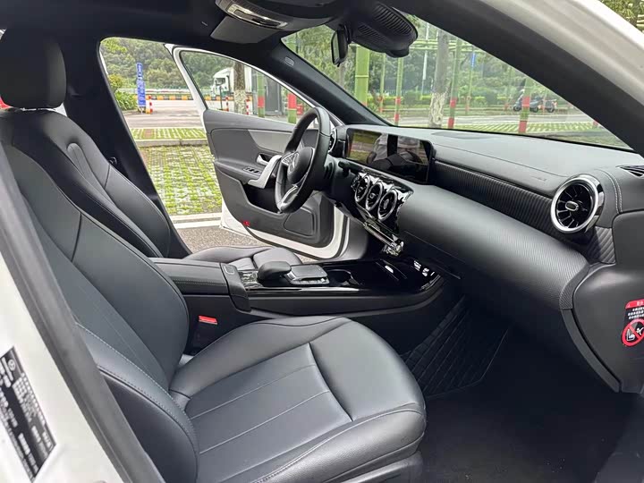 Фото 8 - Mercedes-Benz A-Class