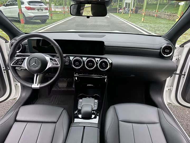 Фото 9 - Mercedes-Benz A-Class