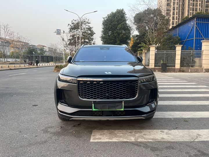 Фото 2 - LiXiang One