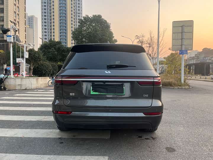 Фото 8 - LiXiang One