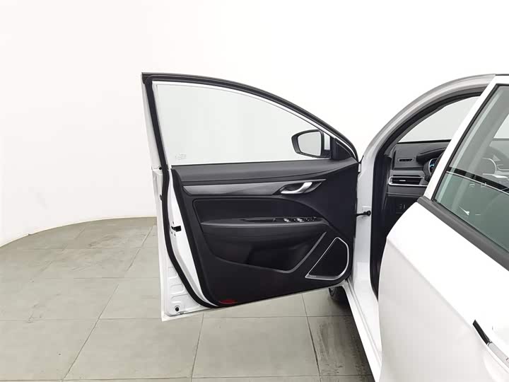 Фото 8 - Geely Emgrand