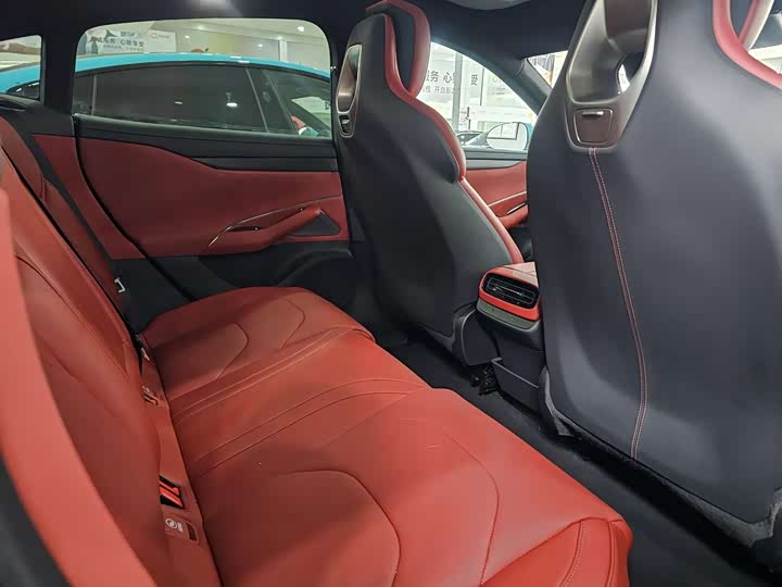 Фото 8 - Xiaomi SU7