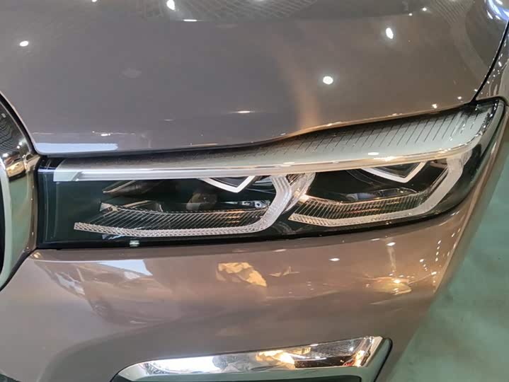 Фото 5 - BMW 7 Series