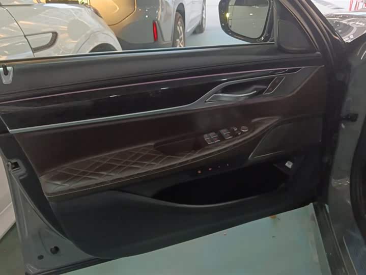 Фото 7 - BMW 7 Series