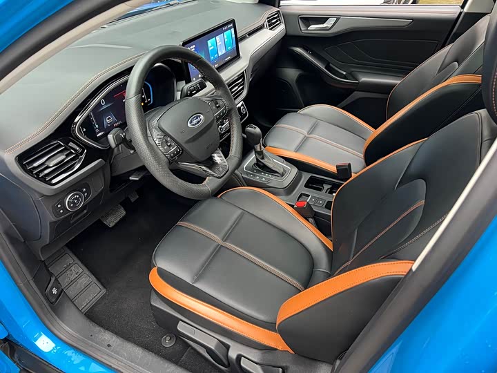 Фото 9 - Ford Focus