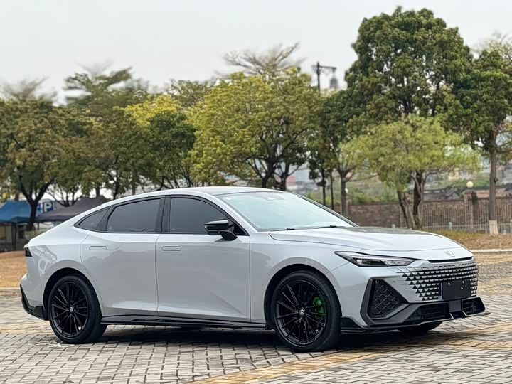 Фото 3 - Changan UNI-V