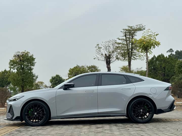 Фото 6 - Changan UNI-V