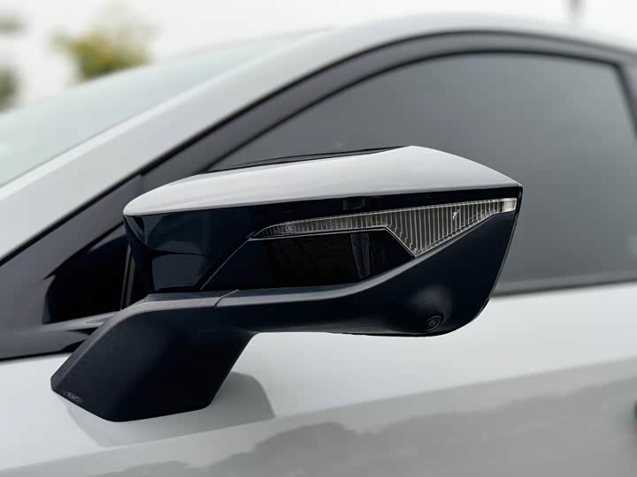 Фото 7 - Changan UNI-V