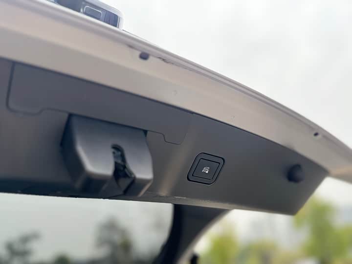 Фото 9 - Changan UNI-V