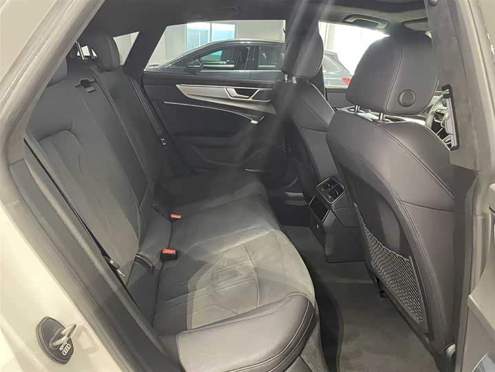 Фото 8 - Audi A7