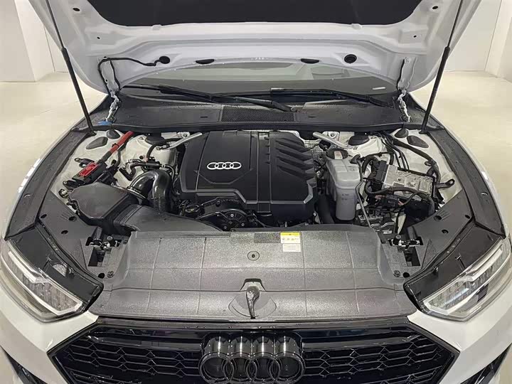 Фото 9 - Audi A7