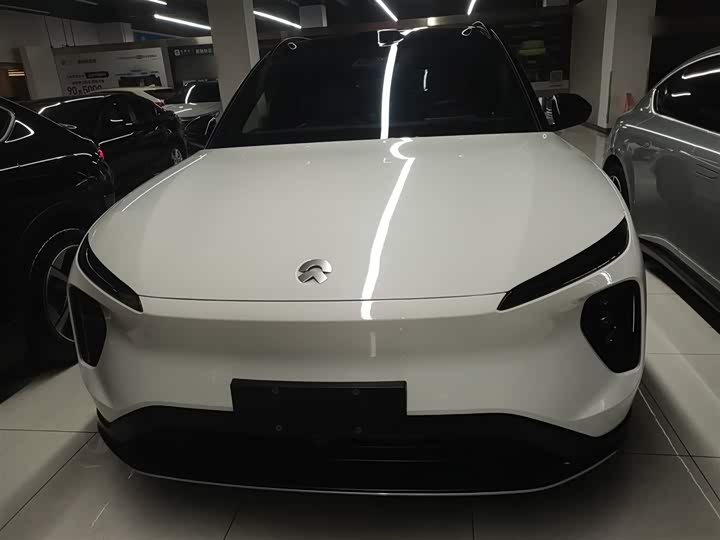 Фото 3 - Nio ES6