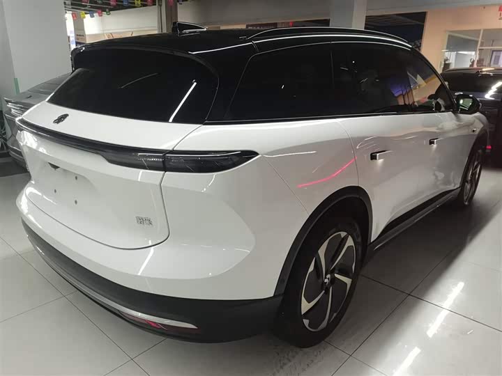 Фото 7 - Nio ES6