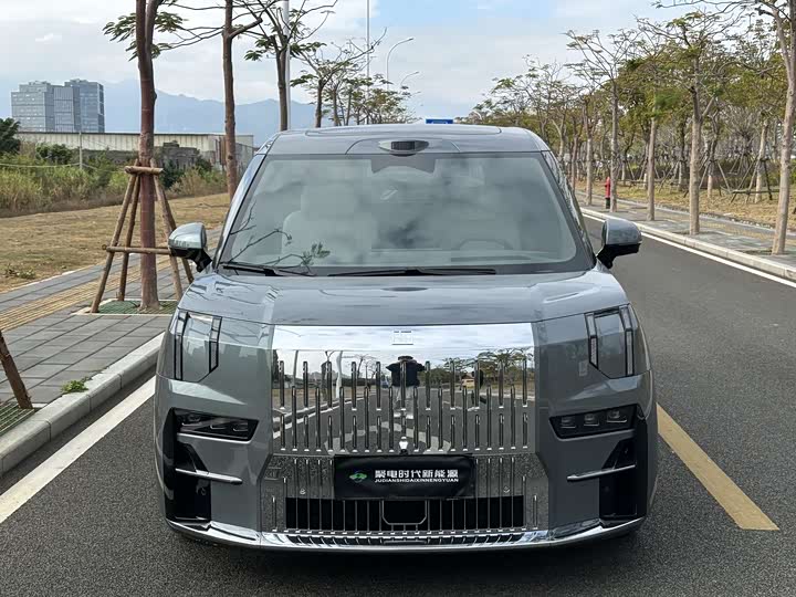 Фото 2 - Zeekr 009