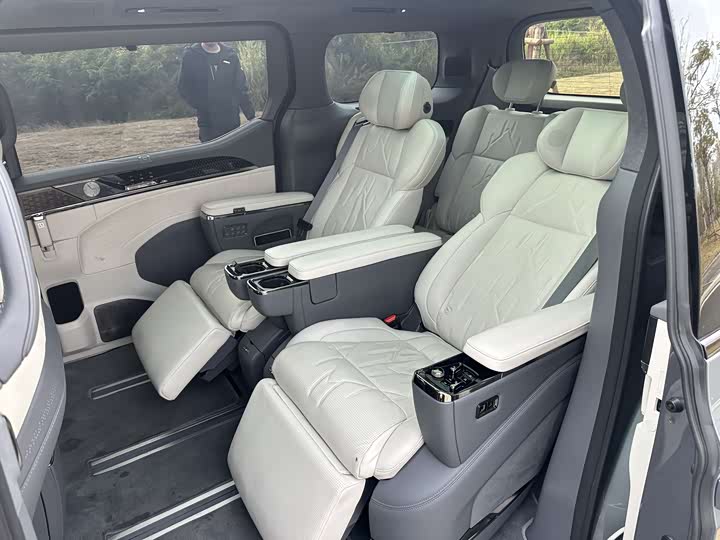 Фото 5 - Zeekr 009