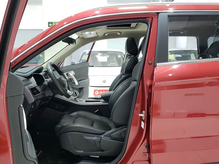 Фото 5 - Geely Atlas