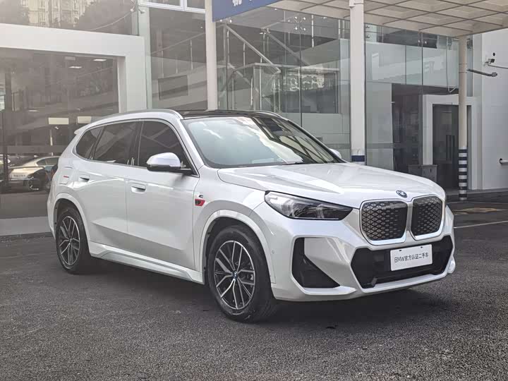 Фото 3 - BMW iX1