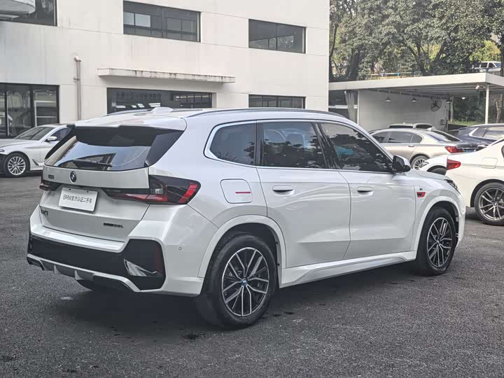 Фото 9 - BMW iX1